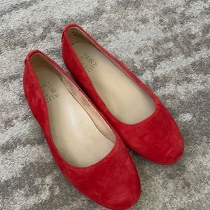 Cute red flats!